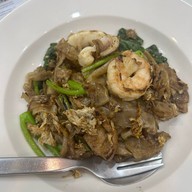 เมนูของร้าน ราดหน้าพาราเมาท์ ยศเส ยศเส