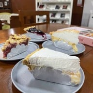 Charin Pie นิมมานเหมินท์ (Nimmanahaeminda)