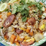 ครัวกลางซอย อาหารตามสั่ง กระเพรา-หมูกะเทียม
