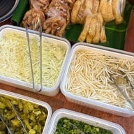ขนมจีน ป้าแจ่ม ลุงถนอม ลานอาหารบ้านทรงไทย