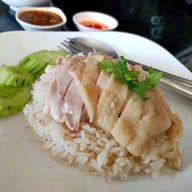 ข้าวมันไก่ใบบุญ/ก๋วยเตี๋ยว หลังศาลากลาง