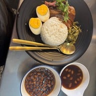 ขาหมูกระทะทอง(ต้มถั่ว) คลองสาน - เจริญนคร - ตากสิน