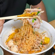 ก๋วยเตี๋ยวหมูทรงพลัง PTT วัดพันท้าย