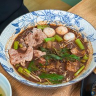 ก๋วยเตี๋ยวหมูทรงพลัง PTT วัดพันท้าย