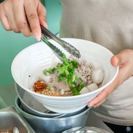 ก๋วยเตี๋ยวหมูทรงพลัง PTT วัดพันท้าย