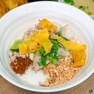 ก๋วยเตี๋ยวหมูทรงพลัง PTT วัดพันท้าย