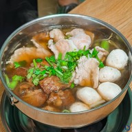 ก๋วยเตี๋ยวหมูทรงพลัง PTT วัดพันท้าย