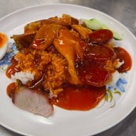 ธานี ข้าวหมูแดง - หมูกรอบ อารีย์