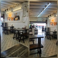 บรรยากาศ ขาหมูกระทะทอง(ต้มถั่ว) คลองสาน - เจริญนคร - ตากสิน