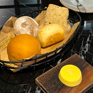 เมนูของร้าน Bread Street Kitchen Emsphere
