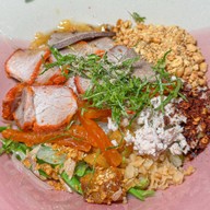 ก๋วยเตี๋ยวสุโขทัย by พี่นิด