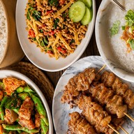 เฮงเฮง อาหารจานเดียว,กับข้าว,น้ำชง,หมูปิ้ง,ข้าวต้ม