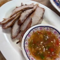 เมนูของร้าน ไก่ทอดเจ๊กี ส้มตำโปโล ลุมพินี