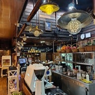บรรยากาศ ติดอ่าง คาเฟ่ ร้านติดอ่างคาเฟ่ ชลบุรี