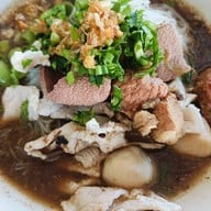 บรรยากาศ เตี๋ยวเรือแอบแซ่บ