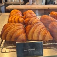 Luna : Crafted Pastry & Espresso