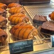 Luna : Crafted Pastry & Espresso