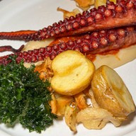Bimbo Mediterranean Restaurant & Bar ป้อมปราบ