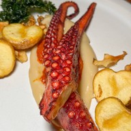 Bimbo Mediterranean Restaurant & Bar ป้อมปราบ
