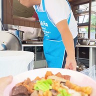 บรรยากาศ ข้าวขาหมู ก๋วยจั๊บ บ้านโมรา