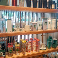 บรรยากาศ Starbucks วิคตอเรีย การ์เด้น