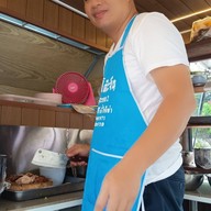 ข้าวขาหมู ก๋วยจั๊บ บ้านโมรา