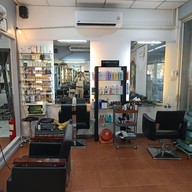 Yui Signature Hair (ยุ้ยซาลอน พุทธมณฑล สาย2) ร้านทำพุทธมณฑลสาย2 ออกเเบบทรงผมชายหญิง ทำสีผม ไฮไลท์ บารายาจ ยืดผม ดัดลอน ดัดวอลลุ่ม แก้ผมพัง ซ่อมผมเสีย บำรุงผม ทำเล็บ ต่อขนตา และสปา นวดหน้า นวดอโรม่า ครบวงจร จังหวัดกรุงเทพฯ พุทธมณฑล สาย2
