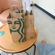 เมนูของร้าน Starbucks วิคตอเรีย การ์เด้น