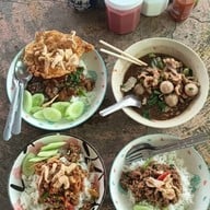เมนูของร้าน ร้านพี่จุ๋ม อาหารตามสั่ง