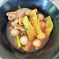 บ้านเย็นตาโฟ by ครัวป้านงค์ กรุงเทพมหานคร