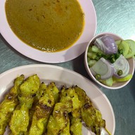 เมนูของร้าน หมูสะเต๊ะ ยศเส และ ก๋วยจั๊บน้ำใส ยศเส