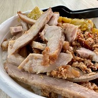 บรรยากาศ หมูทอดเจ๊จง ปั๊มปตท. เทพารักษ์ กม.8 (PTT Thepharak KM8)