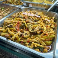 บรรยากาศ หมูทอดเจ๊จง ปั๊มปตท. เทพารักษ์ กม.8 (PTT Thepharak KM8)
