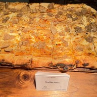La Tavola โรงแรมเรเนซองซ์ กรุงเทพฯ ราชประสงค์