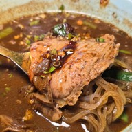 กุ๊กไก่ ก๋วยเตี๋ยวเรือ เขาใหญ่