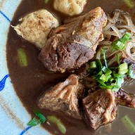 กุ๊กไก่ ก๋วยเตี๋ยวเรือ เขาใหญ่