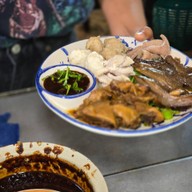 กุ๊กไก่ ก๋วยเตี๋ยวเรือ เขาใหญ่