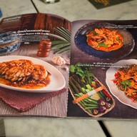 เมนู ขมิ้น Camin Cuisine & Cafe เกษตร-นวมินทร์