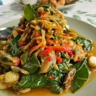 เมนูของร้าน ภุมรินทร์กระเพาะปลา ซีฟู้ด ราดข้าว เจ้าเก่าจ้า