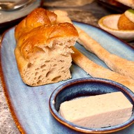 La Tavola โรงแรมเรเนซองซ์ กรุงเทพฯ ราชประสงค์