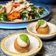 La Tavola โรงแรมเรเนซองซ์ กรุงเทพฯ ราชประสงค์