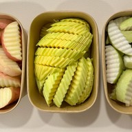 Fruit Station ผลไม้ปอกพร้อมทาน