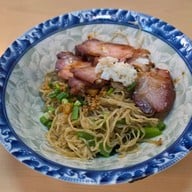 เมนูของร้าน สว่าง บะหมี่ก้ามปู sawang noodle (MICHELIN GUIDE)  สี่พระยา (Si Phraya)