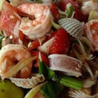 ส้มตำริมหาด SOM TUM and  PADTHAI STATION พัทยากลาง