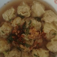 เกี๊ยวทอด ตึก b
