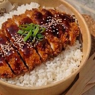 โฮมคุ๊ก ข้าวไข่ข้น ข้าวไก่ทอด หลัง อบจ. เชียงใหม่