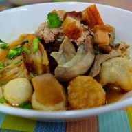 ก๋วยเตี๋ยวแคะสีลม