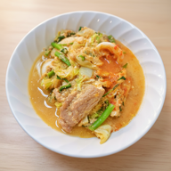 เมนู บ.เบนซ์ ราดหน้ายอดผัก สุกี้ - สี่พระยา 🍜🌾 บางรัก