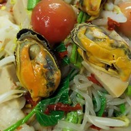 ร้านตำรัมย์-เลย สี่แยกวัดละมุด