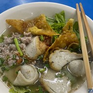 เมนูของร้าน เฮียชัย ก๋วยจั๊บเซี้ยงไฮ้